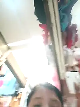 Snapshot of Cloe_mateo chatting on 10-24-25, 04:06 Cloe mateo online show from 10-24-25, 04:06