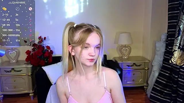 Snapshot of RosesKate chatting on 10-04-25, 04:25 RosesKate online show from 10-04-25, 04:25