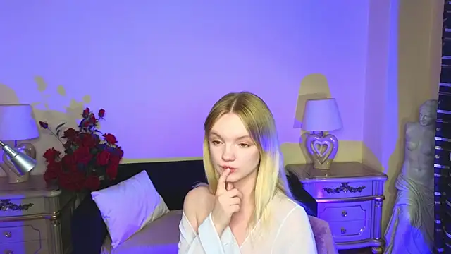 Snapshot of RosesKate chatting on 09-15-25, 11:54 RosesKate online show from 09-15-25, 11:54