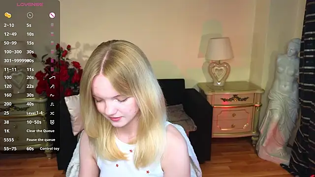 Snapshot of RosesKate chatting on 09-23-25, 11:50 RosesKate online show from 09-23-25, 11:50