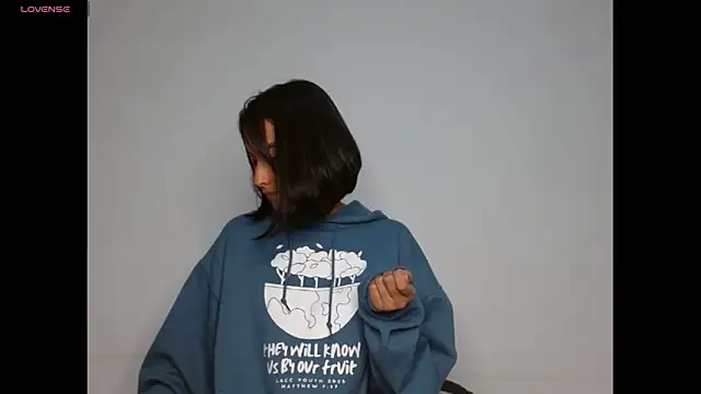 Gia Lee online show from 01-18-26, 03:10