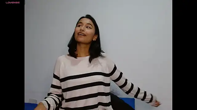 Gia Lee online show from 11-18-25, 03:10