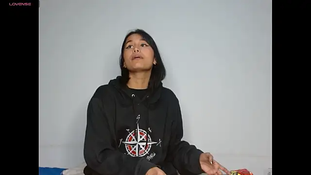 Gia Lee online show from 01-08-26, 03:23