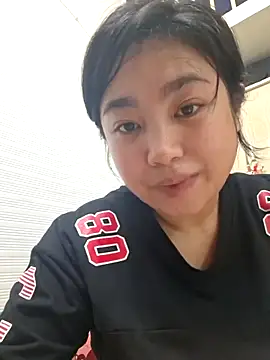 Snapshot of Minn-cute chatting on 04-21-26, 02:36 Minn-cute online show from 04-21-26, 02:36