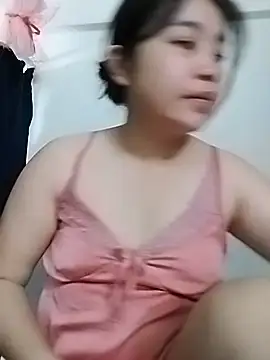 Snapshot of Minn-cute chatting on 05-24-26, 02:55 Minn-cute online show from 05-24-26, 02:55