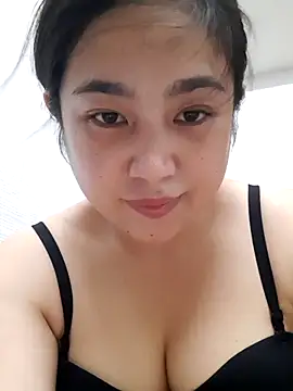 Minn-cute online show from 10-31-25, 05:04