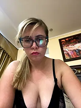 Crystal00Girl online show from 09-13-25, 09:48