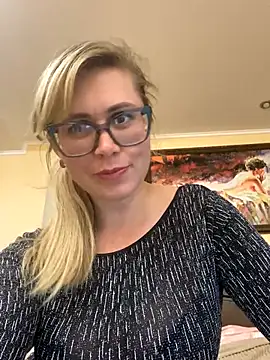Crystal00Girl online show from 09-21-25, 08:25