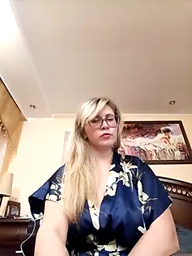Crystal00Girl online show from 10-23-25, 07:56