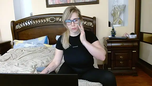 Crystal00Girl online show from 01-05-26, 08:34