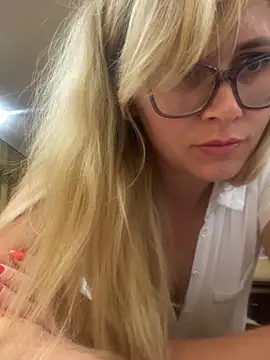 Crystal00Girl online show from 10-12-25, 09:05