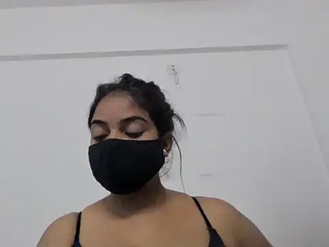 Snapshot of Little_toy_girl chatting on 10-05-25, 08:43 Little toy girl online show from 10-05-25, 08:43