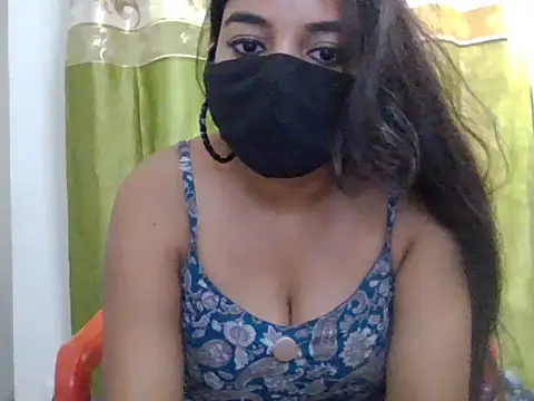 Snapshot of Little_toy_girl chatting on 09-15-25, 09:21 Little toy girl online show from 09-15-25, 09:21