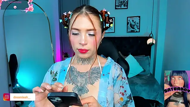 Snapshot of dreamleah_ chatting on 01-17-26, 05:22 dreamleah online show from 01-17-26, 05:22