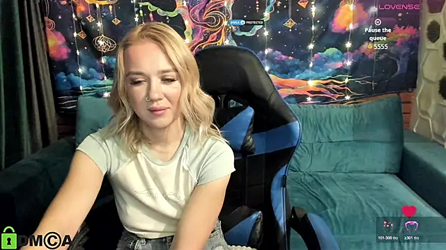 CrystalGirl99 online show from 02-02-26, 08:46