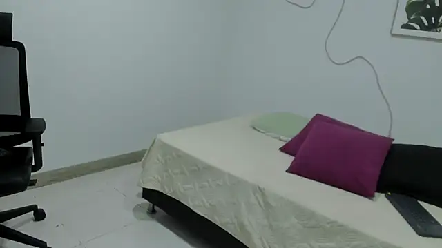 Cherrydollxx online show from 11-11-25, 11:49