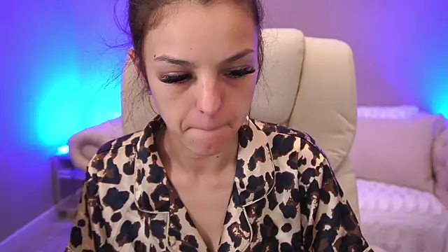 Snapshot of AnitaBambie chatting on 10-16-25, 06:21 AnitaBambie online show from 10-16-25, 06:21