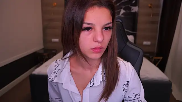 Snapshot of AnitaBambie chatting on 10-10-25, 05:41 AnitaBambie online show from 10-10-25, 05:41