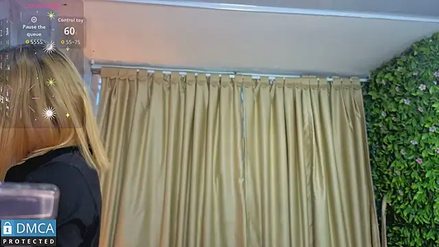 Snapshot of nena_cupcake_ chatting on 05-20-26, 11:18 nena cupcake online show from 05-20-26, 11:18