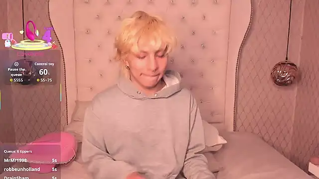 OliIverr22 online show from 10-22-25, 01:16