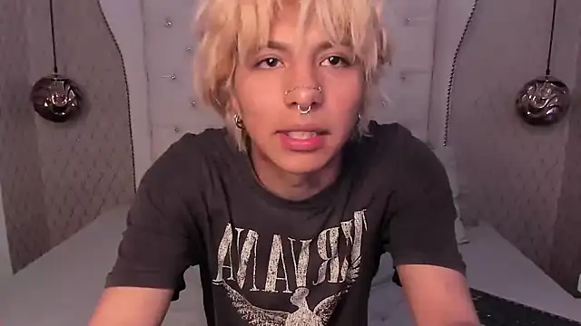 OliIverr22 online show from 10-27-25, 05:25