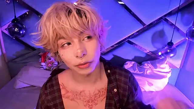 OliIverr22 online show from 12-21-25, 01:35