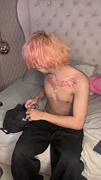 OliIverr22 online show from 10-24-25, 12:04