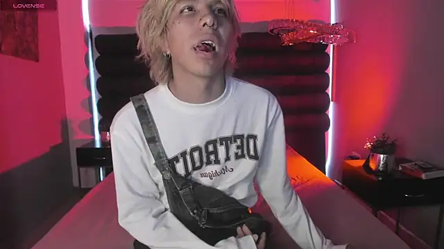 OliIverr22 online show from 12-04-25, 12:15