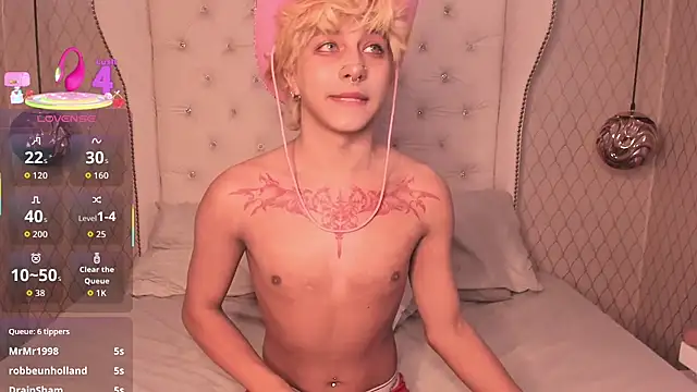 OliIverr22 online show from 10-22-25, 01:21