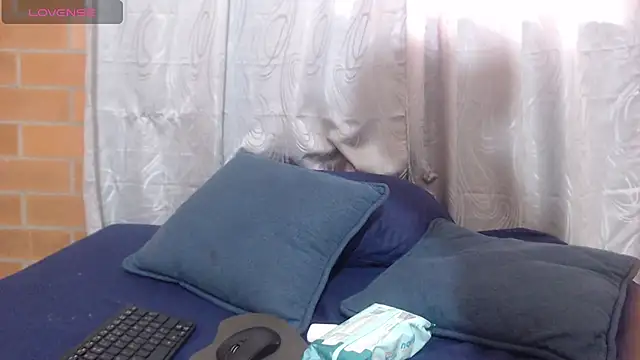 Snapshot of Montserrat_Jay chatting on 07-07-26, 02:20 Montserrat Jay online show from 07-07-26, 02:20