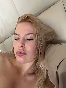 Chloemillerrxx online show from 09-11-25, 11:54