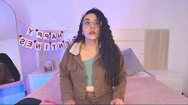 Snapshot of alehia_cute chatting on 02-16-26, 10:07 alehia cute online show from 02-16-26, 10:07