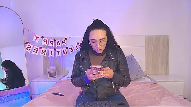 Snapshot of alehia_cute chatting on 02-17-26, 09:23 alehia cute online show from 02-17-26, 09:23