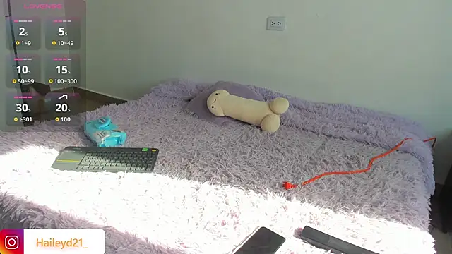 HaileyDuke online show from 12-04-25, 01:21