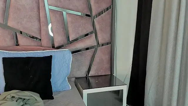 HaileyDuke online show from 10-30-25, 12:25