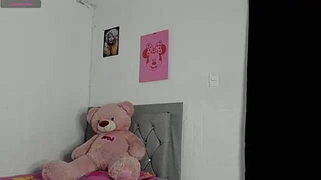 Snapshot of HaileyDuke chatting on 07-19-26, 02:20 HaileyDuke online show from 07-19-26, 02:20