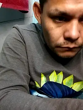 Snapshot of fboycdjuaez chatting on 10-21-25, 01:27 fboycdjuaez online show from 10-21-25, 01:27