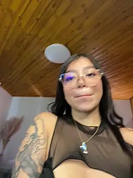 Maddy Piink online show from 12-19-25, 08:55