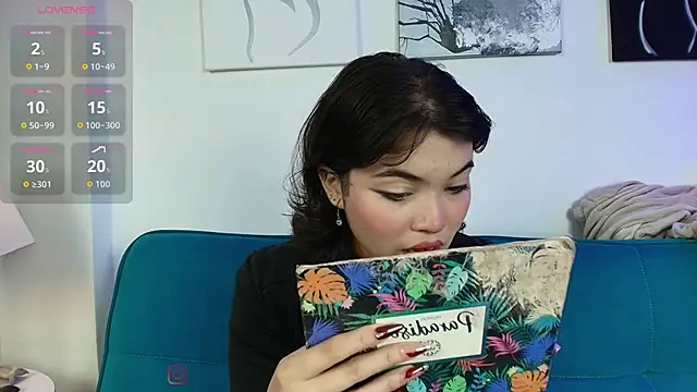 Zoe wang online show from 11-20-25, 01:34