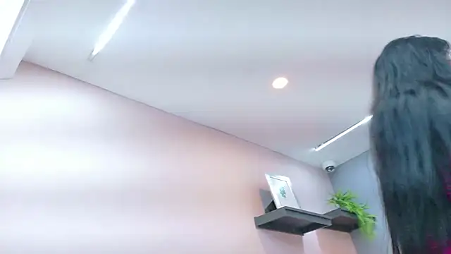 Camila Hill  online show from 01-13-26, 01:15