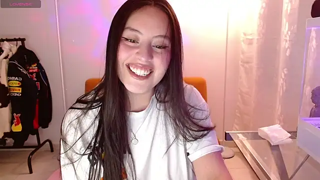 madissooon   online show from 07-04-26, 03:02