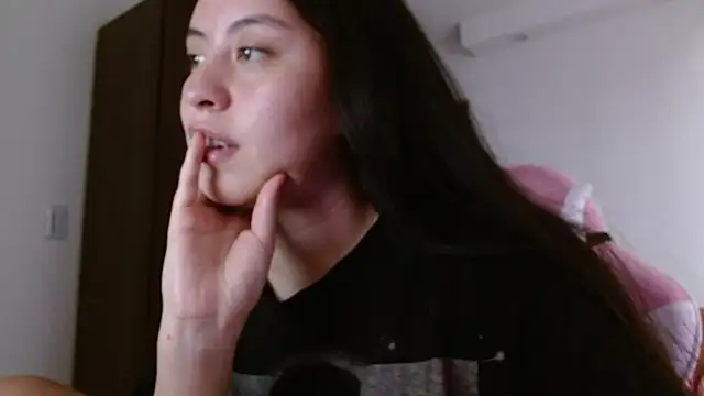 madissooon   online show from 11-21-25, 07:24