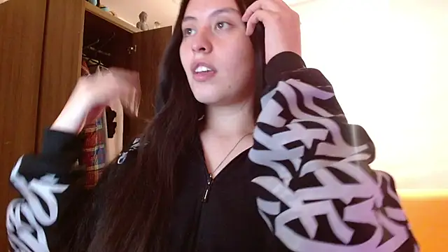 madissooon   online show from 11-14-25, 04:05