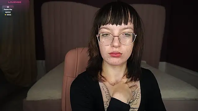 Pixie Peachh online show from 10-08-25, 04:03