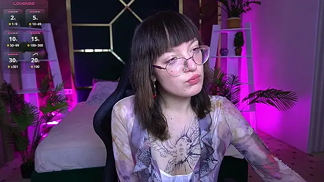 Pixie Peachh online show from 11-01-25, 02:11