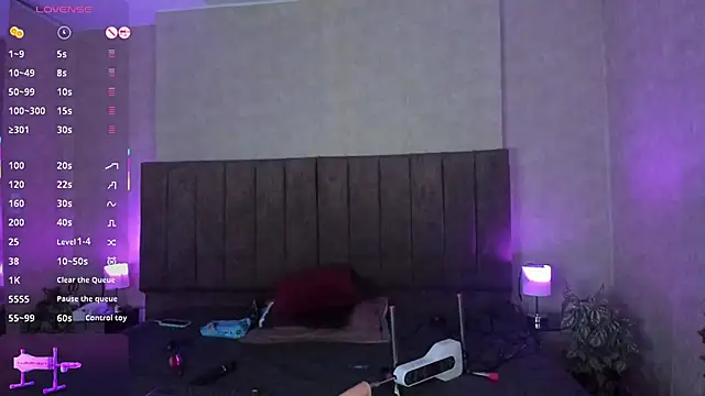 LanaMills  online show from 12-22-25, 05:40