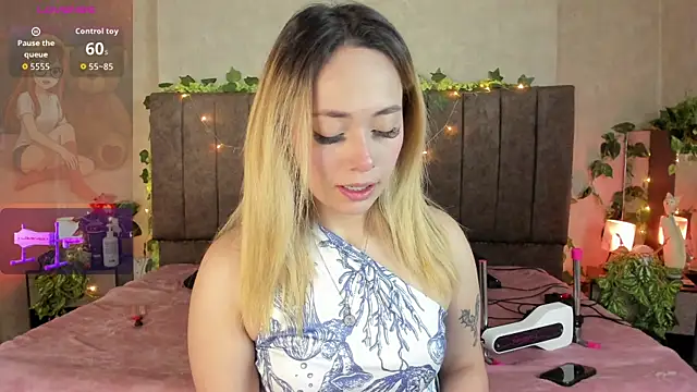 LanaMills  online show from 04-03-26, 03:02