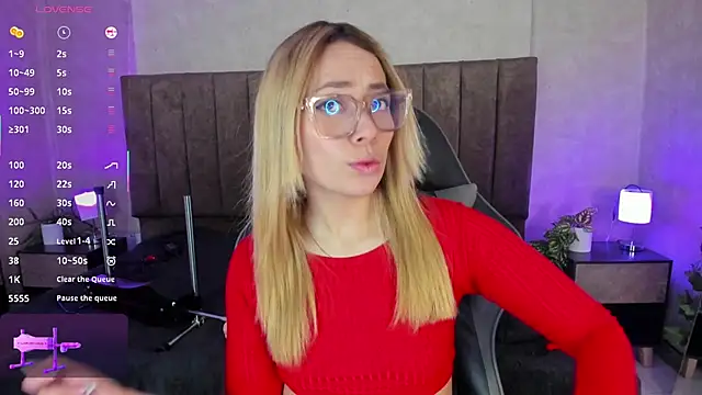 LanaMills  online show from 11-07-25, 04:50