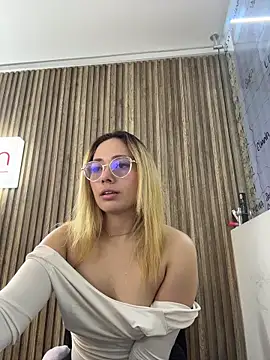 LanaMills  online show from 03-05-26, 05:04