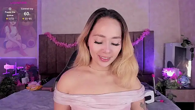 LanaMills  online show from 05-21-26, 02:42